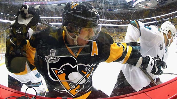 Evgeni-Malkin-Bennett.jpg